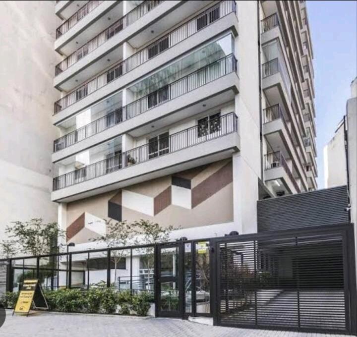 Contemporaneo No Centro De Sao Paulo, Ao Lado Do Metro E 25 De Marco Com Piscina Apartamento
